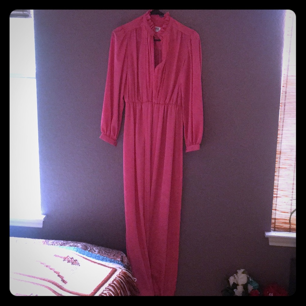 Vintage pink long sleeved maxi dress